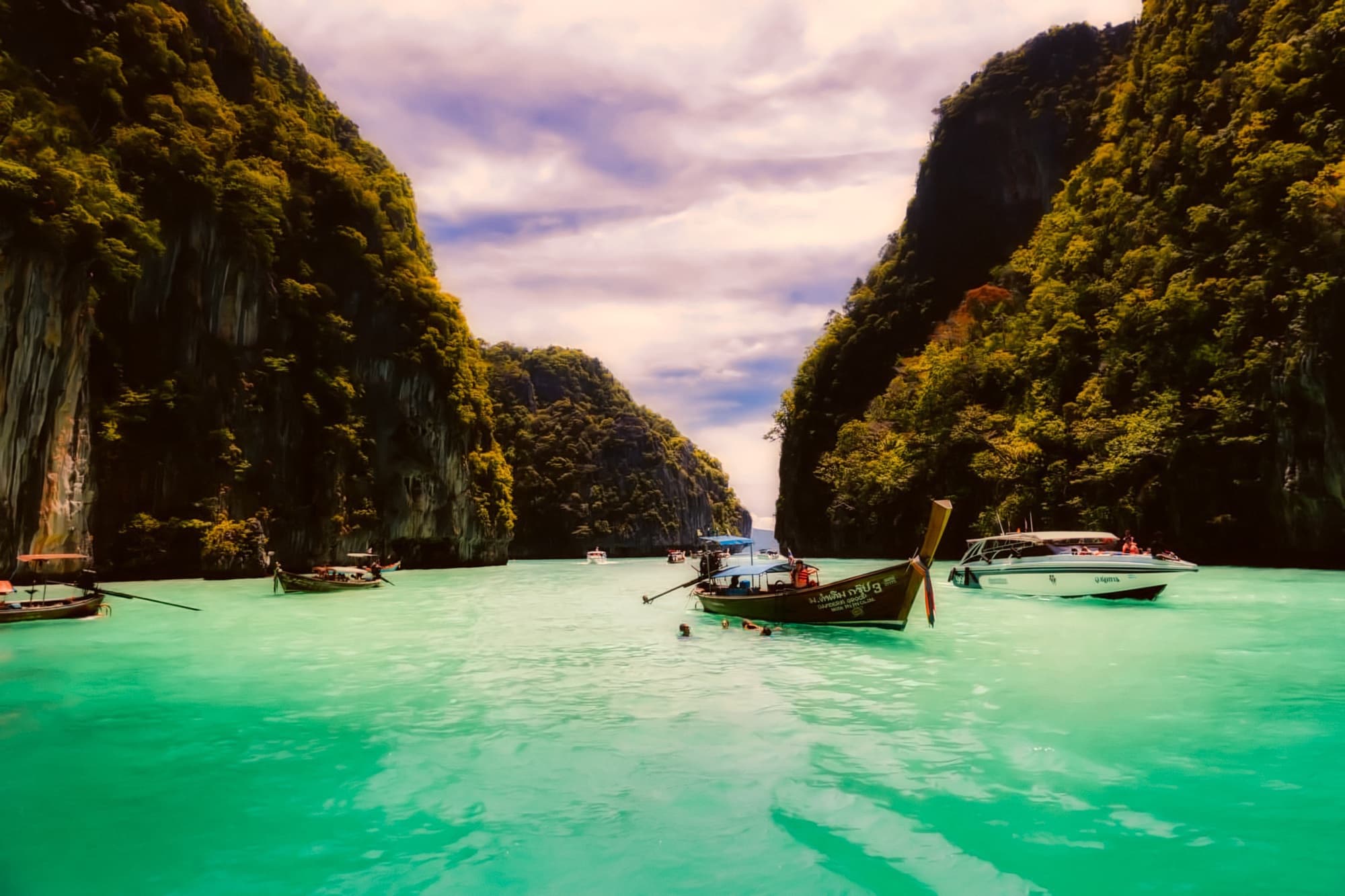 Unwind in the Paradise of Thailand